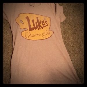 A Gilmore girls tshirt